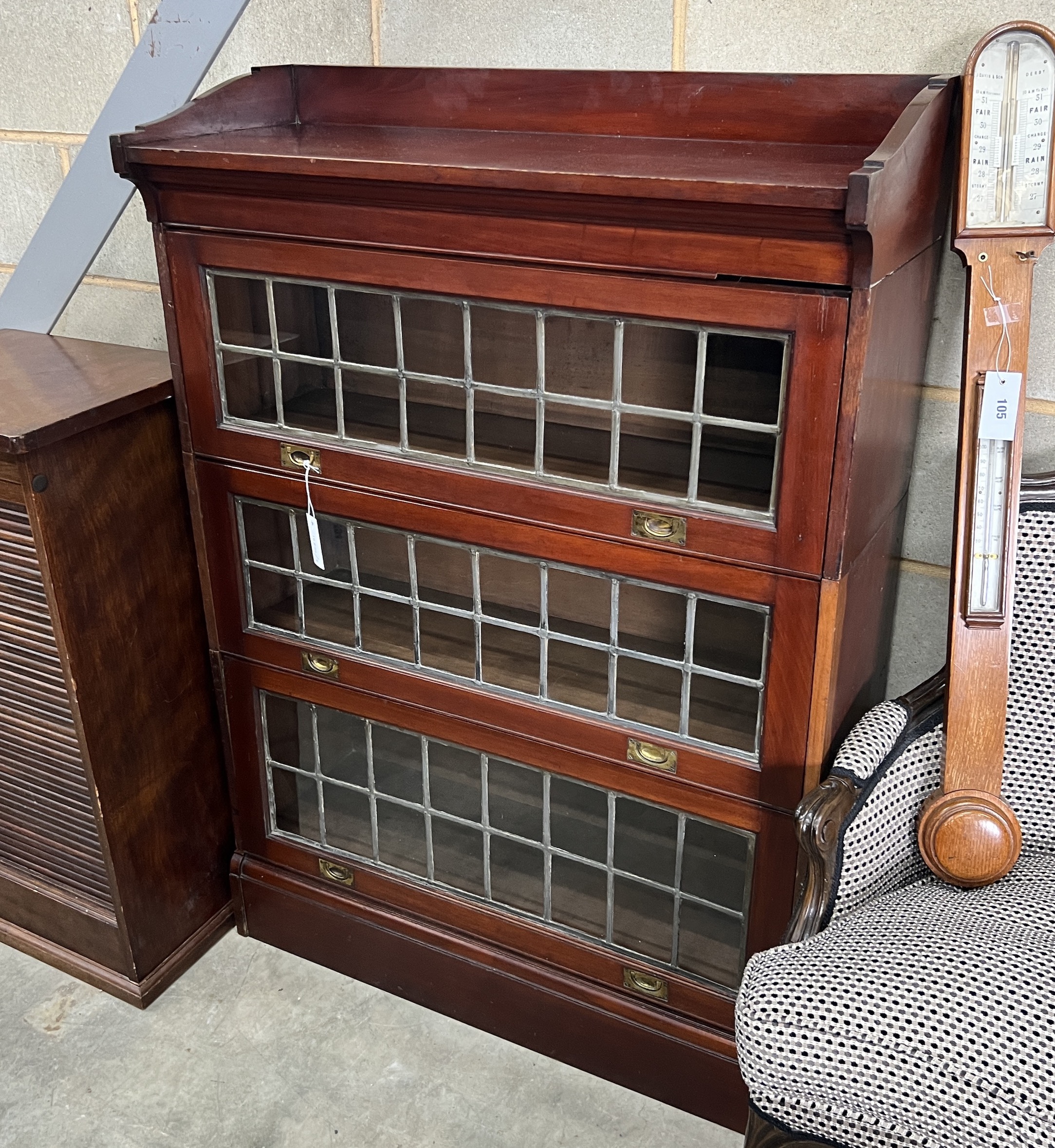 An early 20th century Globe Wernicke style mahogany three section bookcase, width 92cm, depth 36cm, height 129cm